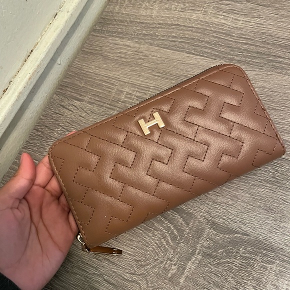 Brown Wallet - Picture 1 of 6